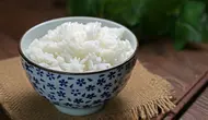 Berapa Kalori 100 Gram Nasi Putih? Ini Fakta Gizi dan Panduan Porsinya