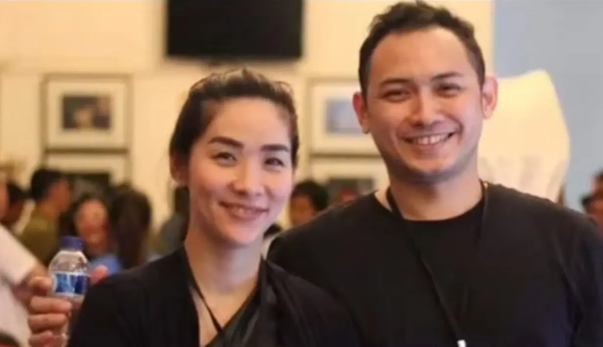 Sebagai putri Drs Winarto, Arina Winarto tidak hanya dikenal sebagai mantan istri Tiko Aryawardhana. Ia juga mencatat karier gemilangnya di dunia perbankan, tercatat sebagai bagian dari bank HSBC. (Liputan6.com/Tiktok/@lastridyudhevi_93)