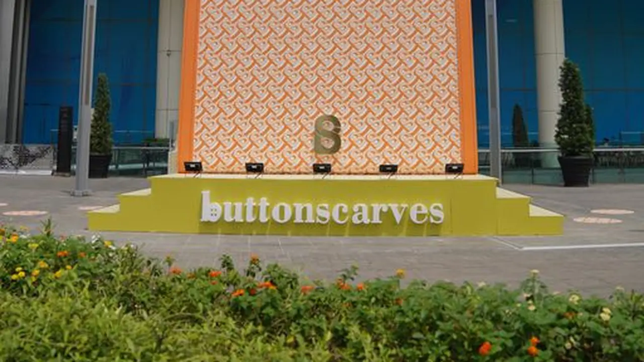 Bimu Monogram Buttonscarves