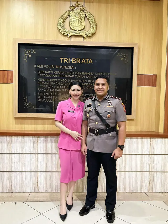 Dulu Pernah Viral, Ini 6 Pesona Rica Andriani Kenakan Seragam Bhayangkari