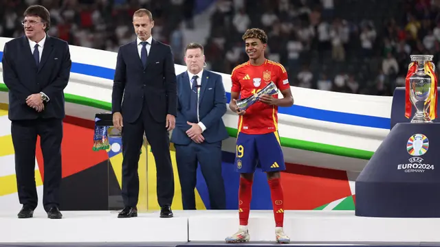 Lamine Yamal Rengkuh Trofi Pemain Muda Terbaik Euro 2024