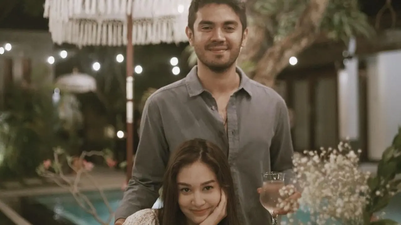6 Momen Romantis Faradilla Yoshi dan Bryan Mckenzie Liburan di Bali