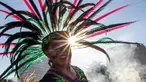 Seorang wanita menghadiri perayaan Hari Tengkorak menjelang hari kematian di Monterrey, Negara Bagian Nuevo Leon, Meksiko pada 27 Oktober 2024. (Julio Cesar AGUILAR/AFP)