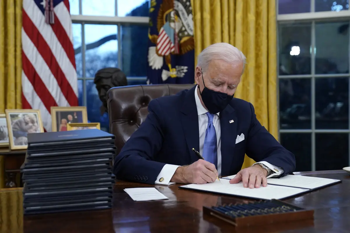 Hari Pertama Joe Biden Jadi Presiden AS