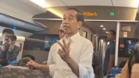 Presiden Joko Widodo atau Jokowi saat uji coba Kereta Cepat Jakarta Bandung (KCJB), Rabu (13/9/2023). (Liputan6.com/Lizsa Egeham)