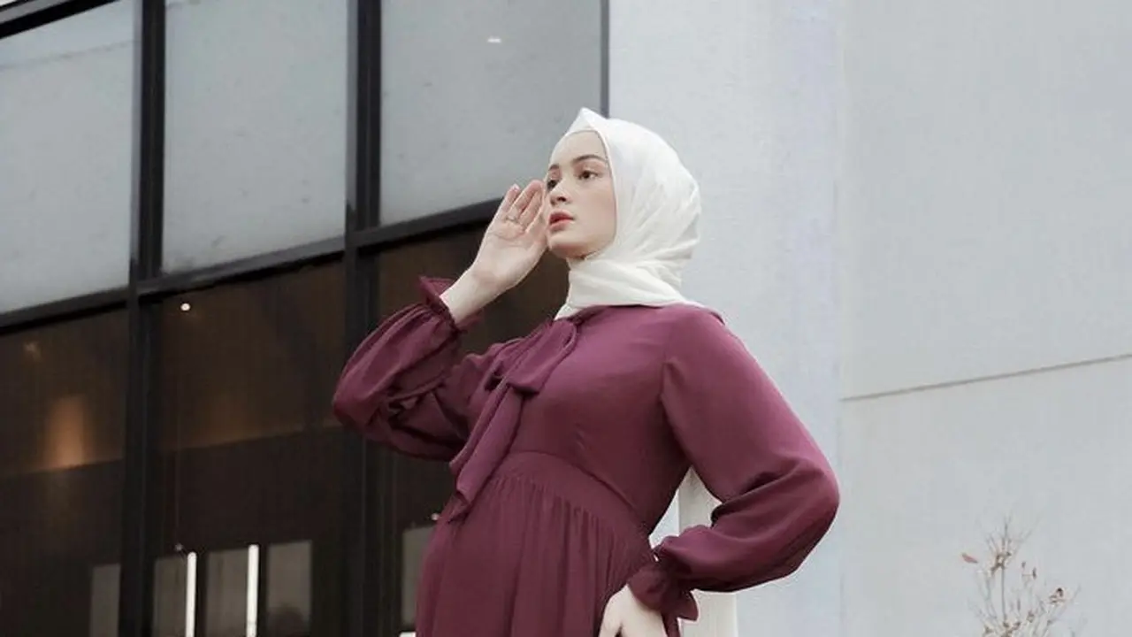 Style Gamis ala Selebgram hingga Artis