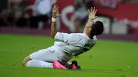 Cristiano Ronaldo sangat kecewa tidak dapat penalti (REUTERS/Eloy Alonso)