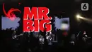 Grup musik rock asal Amerika Serikat, Mr. Big saat tampil pada hari pertama The 90's Festival 2023 di Gambir Expo Kemayoran, Jakarta Utara, Sabtu (12/8/2023). (Liputan6.com/Johan Tallo)