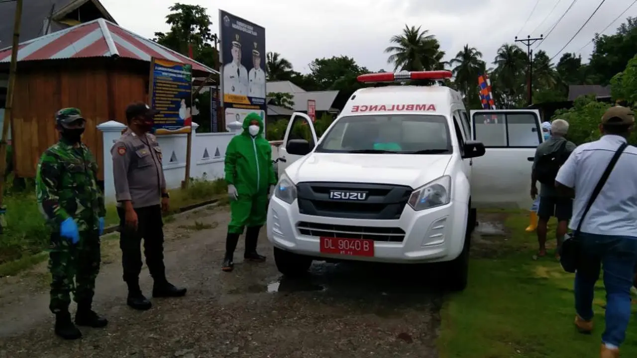 Pasien positif Covid-19 yang berkeliaran di luar rumah diamankan aparat Polres Kepulauan Talaud.