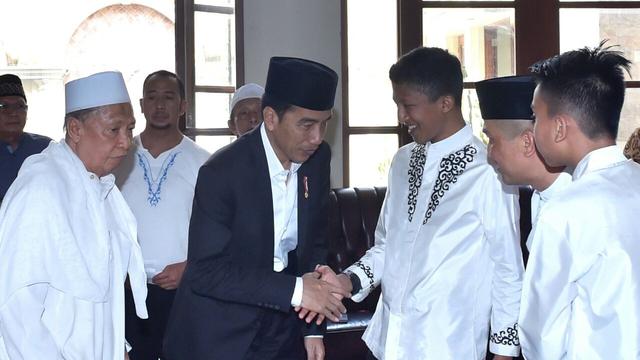 Istri Mantan Wapres Hamzah Haz Wafat Jokowi Datang Melayat News Liputan6 Com