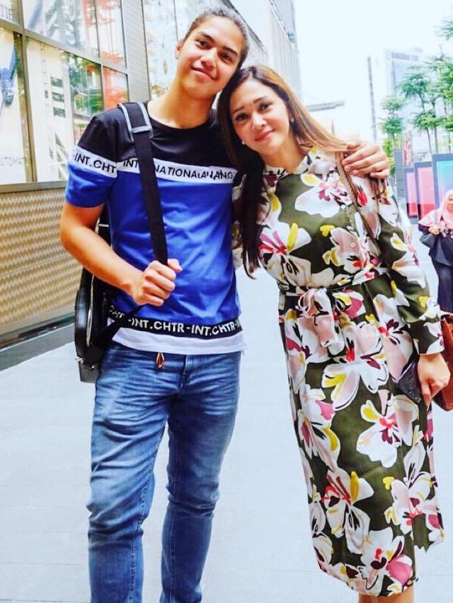 [Bintang] Maia Estianty dan El Rumi