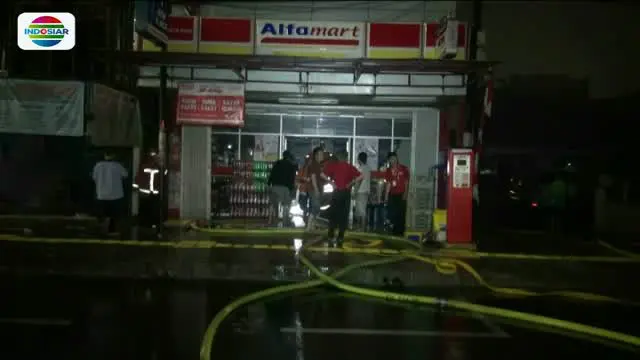 Toko Swalayan di Rawamangun Terbakar, 10 Mobil Damkar Diterjunkan