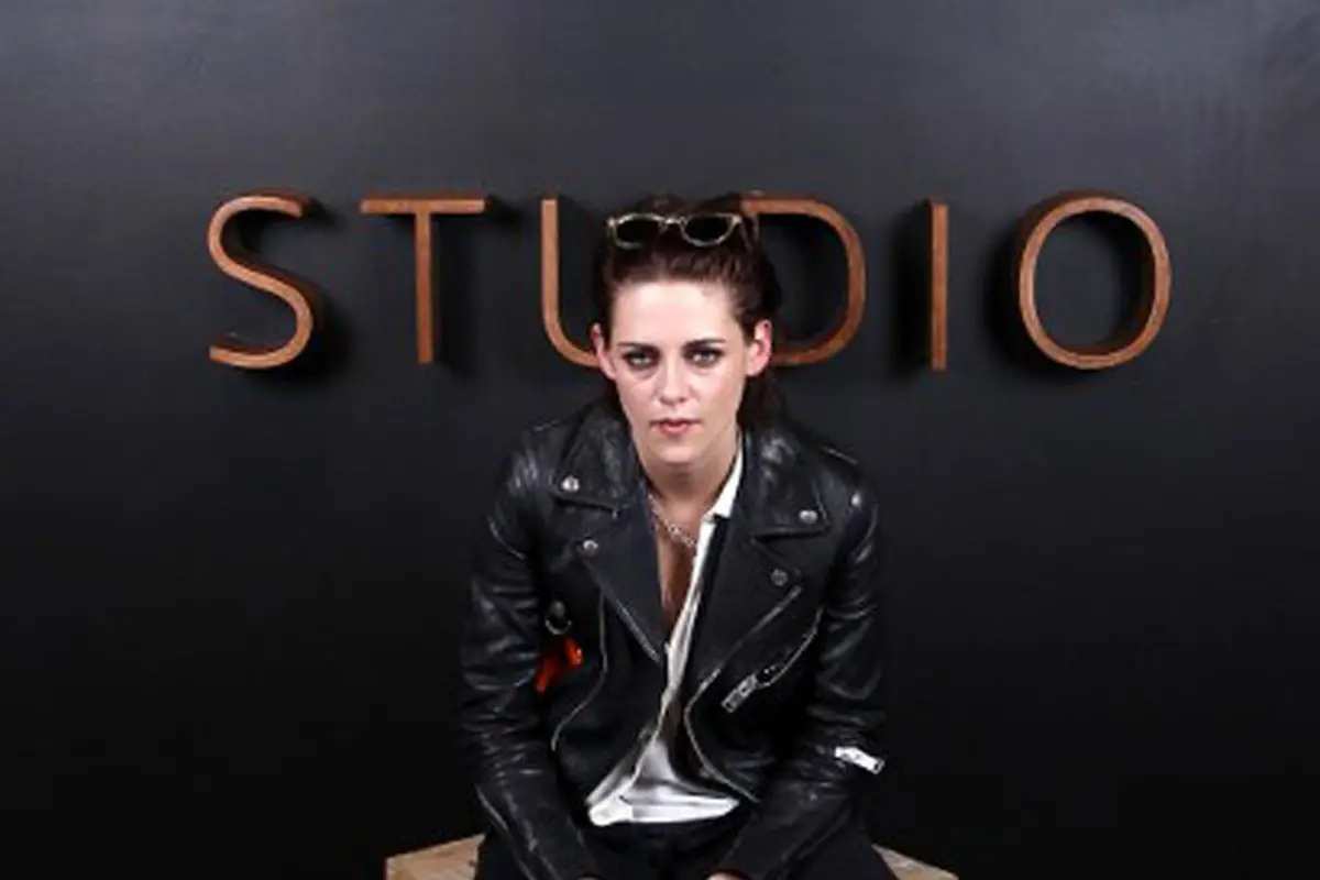 [Bintang] Kristen Steward