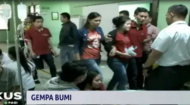 Mereka terluka akibat terinjak-injak saat ribuan karyawan berhamburan keluar dari gedung pabrik.