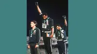 Komite Olimpiade Mexico City 1968 mencabut gelar juara dua atlet atletik AS yang menggondol emas dan perunggu dalam cabang lari 200 meter.