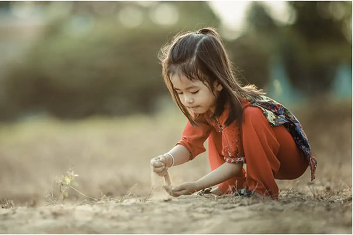 Mainan Anak/copyright unsplash.com/@phammi
