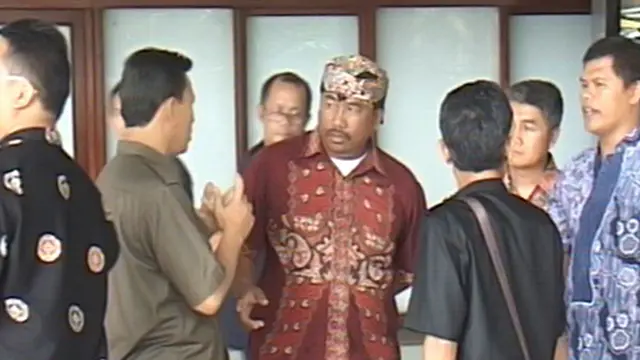 Tim Pansus Bupati Aceng Terbelah
