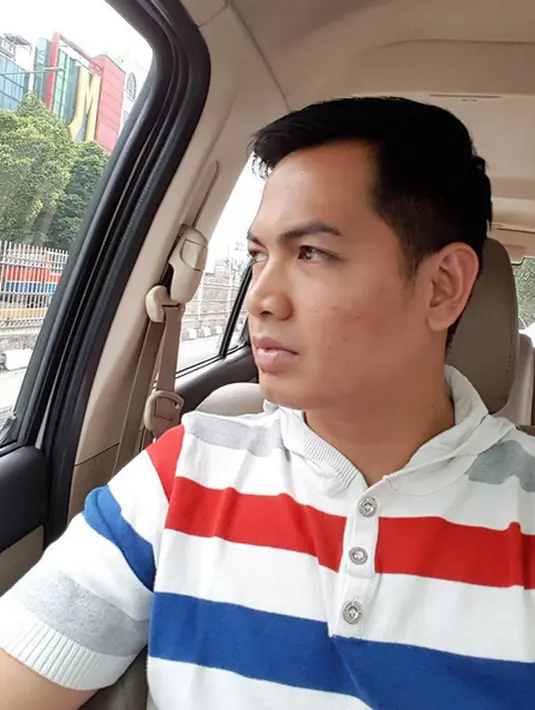 "Formalitas aja sih, harus ada. Kan perkembangan anak kan nggak bisa dipatok, aku nggak minta, Tommy sendiri yang berurusan sama sekolah kan," Ujar Tania Nadira. (Instagram/tommykurniawann)