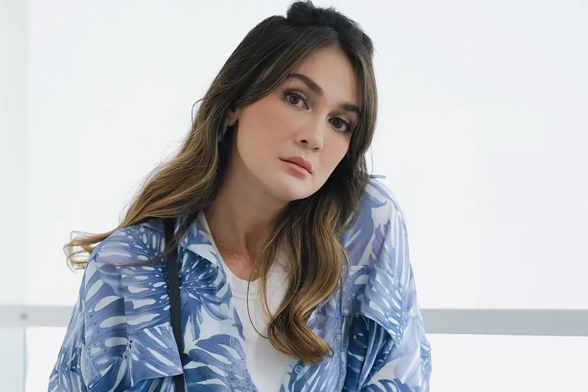 FOTO: Gaya Kasual Luna Maya, Tetap Stylish dan Menawan