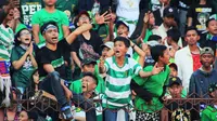 Bonekmania diharapkan bisa memberikan dukungan langsung kepada Persebaya Surabaya dalam babak delapan besar Liga 2 2017. Persebaya akan bermain di Stadion Wibawamukti, Cikarang. (Liputan6.com/Dimas Angga P)