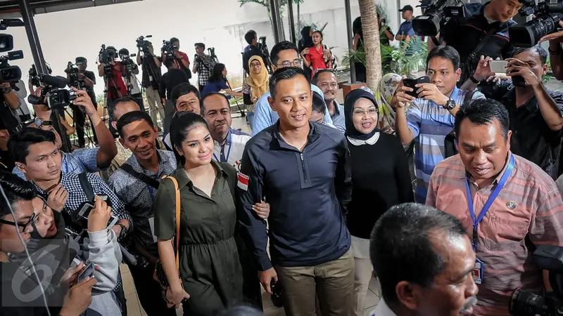 20160925-Agus Yudhoyono-Sylviana Murni Test Narkoba di BNN-Jakarta