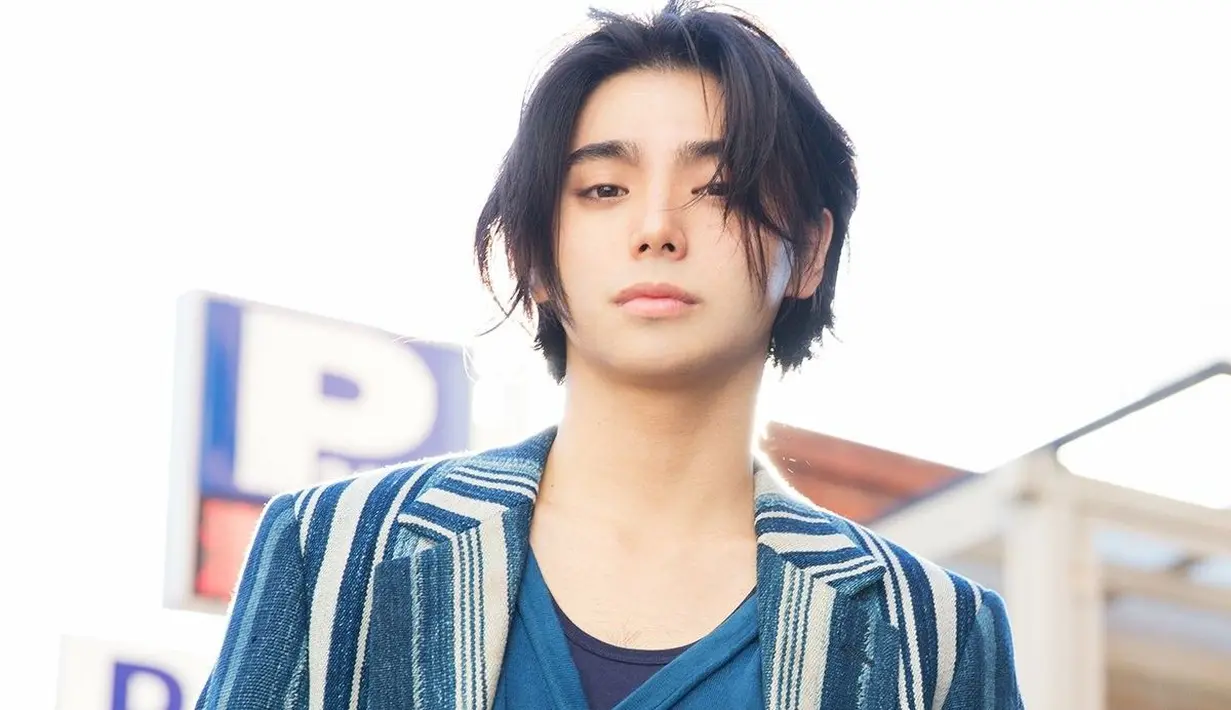 Di kehidupan nyata, rambut natural Nijiro sukses mendapat berbagai pujian. Seperti ini gayanya.