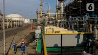 Suasana area kilang yang memproduksi Green Diesel (D100) dan Green Avtur di PT Kilang Pertamina Internasional RU IV Cilacap, Jawa Tengah, Kamis (2/11/2023). (Liputan6.com/Angga Yuniar)
