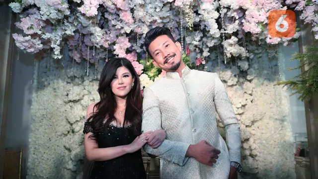 [Bintang] Denny Sumargo dan Dita Soedarpo