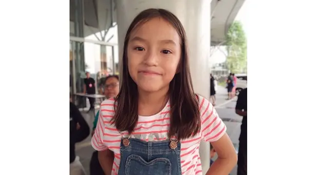 Jarang Tersorot, Ini 6 Potret Cantik Anak Bungsu Darius Sinathrya