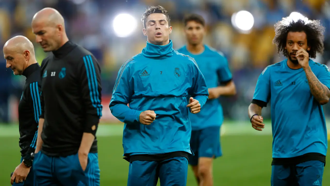 Real Madrid Jajal Rumput Lapangan Stadion NSC Olimpiyskiy
