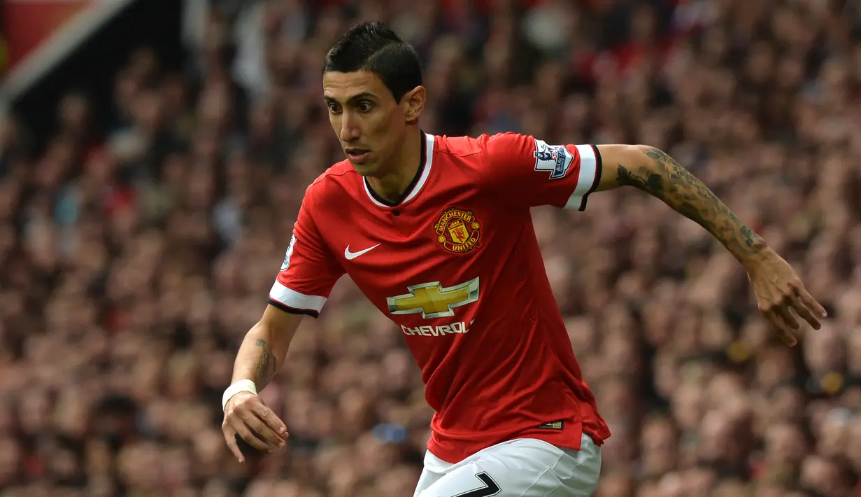 Angel Di Maria - Winger asal Argentina didatangkan dengan transfer yang terbilang mahal, 60 juta pounds dari Real Madrid. Namun setengah musim kemudian Di Maria dijual ke Paris Saint-Germain. (AFP/Paul Ellis)