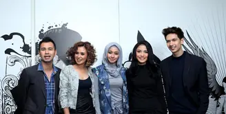 Group vokal Bukan Bintang Biasa (BBB) yang diawaki Raffi Ahmad, Chelsea Olivia, Dimas Beck, Ayushita dan Laudya Chyntia Bella‎ ingin kembali eksis di pentas musik. (Andy Masela/Bintang.com)