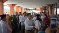 Aswari Rivai berpamitan dengan para warga Kabupaten Lahat untuk maju di Pilkada Sumsel (Liputan6.com / Nefri Inge)