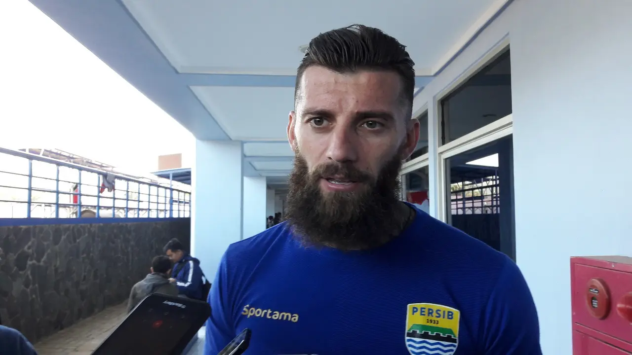Bek Persib Bandung, Bojan Malisic