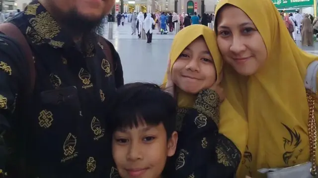 Potret keluarga Nia AFI (Sumber: Instagram/niadit_poll)