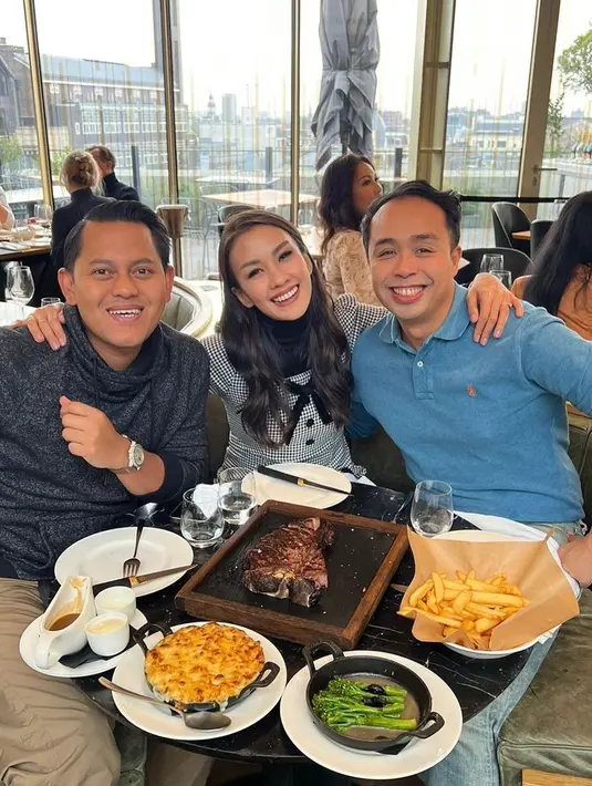 <p>[Instagram/melanieputria]</p>