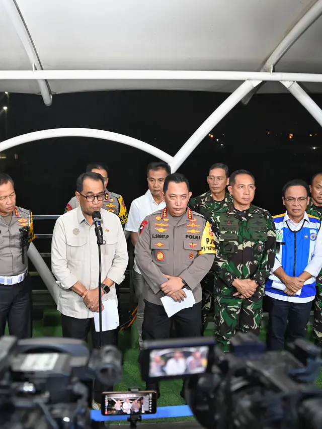 Menteri Perhubungan (Menhub) Budi Karya Sumadi melakukan evaluasi dan menyampaikan sejumlah hal terkait kondisi arus mudik pada masa angkutan Lebaran 2024