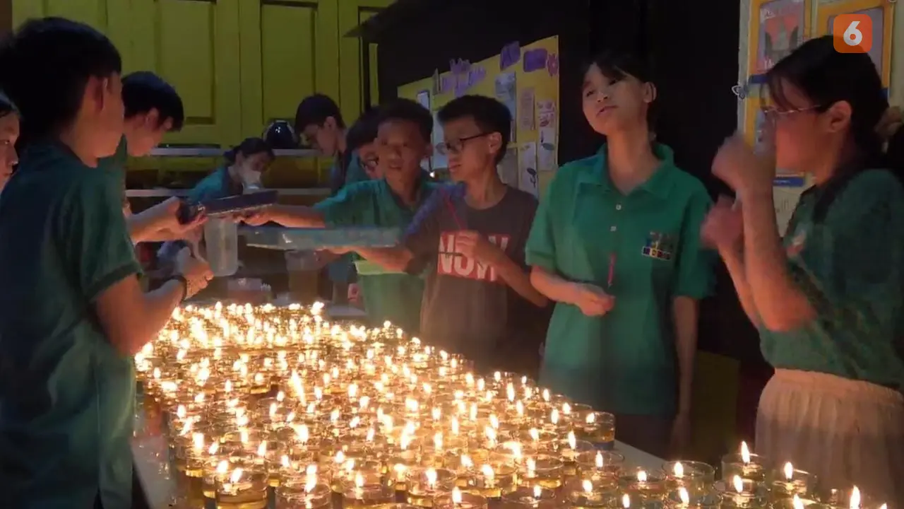 Upacara Seribu Lilin Sejuta Harapan di Vihara Girinaga Makassar (Liputan6.com/Fauzan)