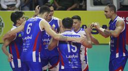 Selebrasi tim Jakarta Lavani Allo Bank setelah mengalahkan Jakarta BNI 46 saat pertandingan seri terakhir putaran kedua PLN Proliga Mobile 2023 di GOR UNY, Sleman, D.I Yogyakarta, Jumat (17/2/2023). (Dok. Proliga)