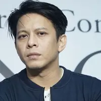 Ariel stress menjelang hari ulang tahunnya karena harus mempersiapkan konser Noah.