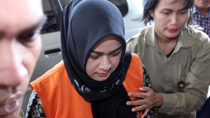 Istri Gatot 'Digarap' KPK Tanpa Suami - Foto Liputan6.com