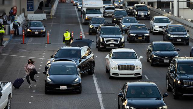 Hiruk Pikuk Perjalanan Warga AS Sambut Libur Natal dan Tahun Baru