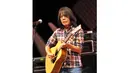 Pria pemilik nama asli Jusuf Antono Djojo itu berharap uang hasil pelelangan gitar dapat membantu pendanaan kampanye Jokowi dan JK, Jakarta, Senin (23/6/14). (Liputan6.com/Panji Diksana)