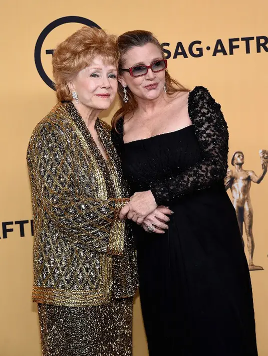 Selain itu, Carrie juga mendedikasikan bukunya untuk anak perempuan kesayangannya. “Untuk Billie – untuk dukungan yang lebih baik dari yang aku dapatkan dan bayangkan sebelumnya,” tulis Carrie untuk Billie. (AFP/Bintang.com)