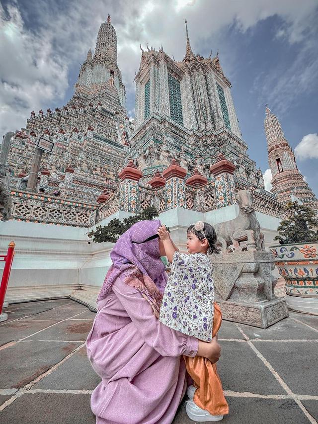 7 Potret Ria Ricis Ajak Moana Liburan di Thailand, Seru Banget