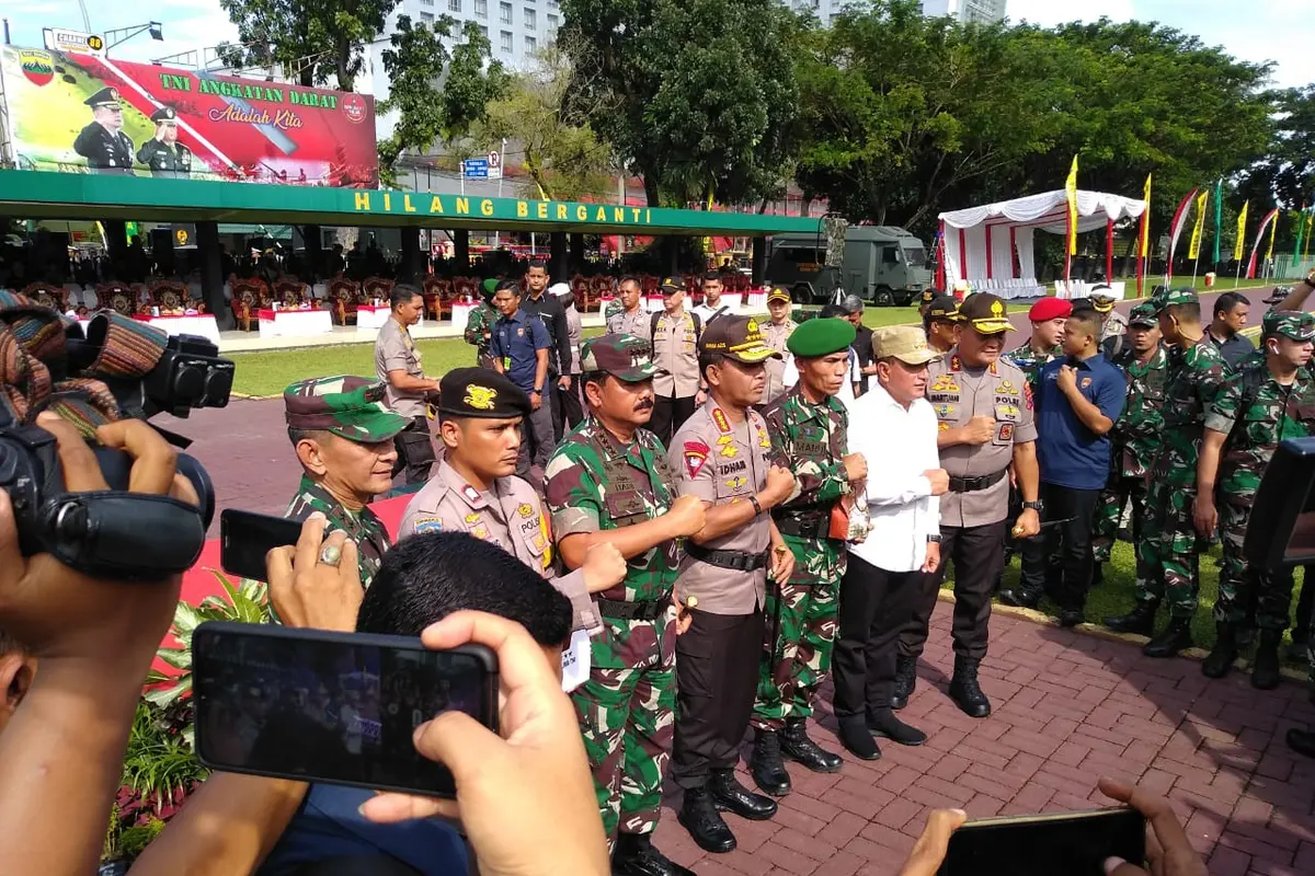 Panglima TNI Marsekal Hadi Tjahjanto dan Kapolri Jenderal Idham Azis