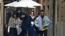 Kabar mengenai The Weeknd dan Selena Gomez masih terus berlanjut. Setelah keduanya liburan bersama di Italia, kini Selena dikabarkan hamil. Selain itu kabarnya juga ia mengatakan The Weeknd adalah calon ayah yang luar biasa. (doc.dailymail.com)