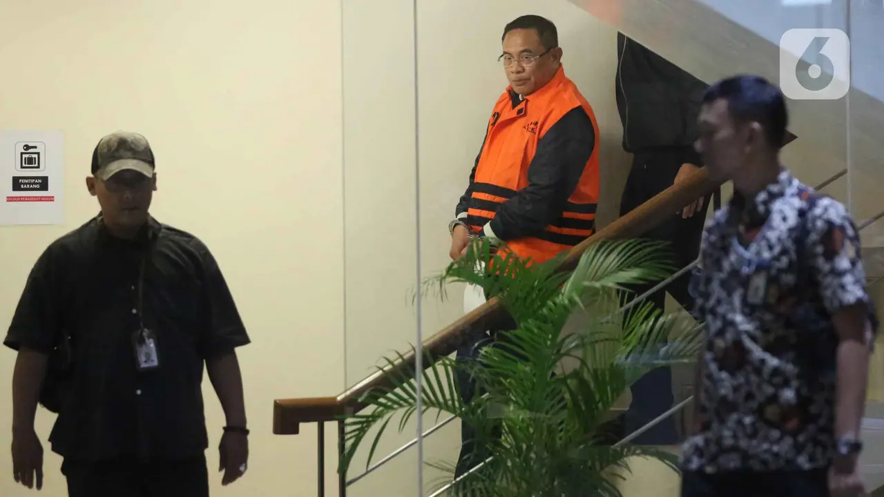 Terjaring OTT Terkait Korupsi Pengisian Jabatan Perangkat Desa, Bupati Pati Sudewo Ditahan KPK