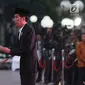 Presiden Joko Widodo memberi sambutan saat menghadiri acara buka puasa bersama di Mabes TNI, Cilangkap, Jakarta Timur, Senin (19/6). Buka bersama dengan TNI tersebut untuk menjalin Silaturahmi. (Liputan6.com/Angga Yuniar)