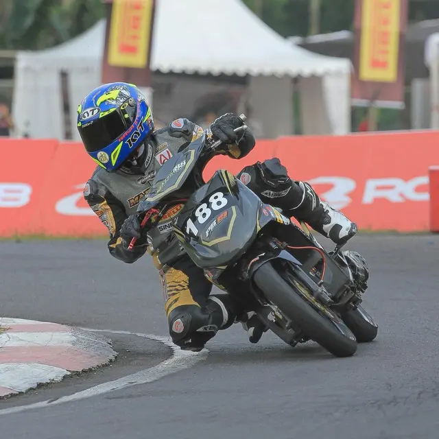 8 Potret Raya Kitty di Ajang Balap OnePrix Seri 3, Curi Perhatian